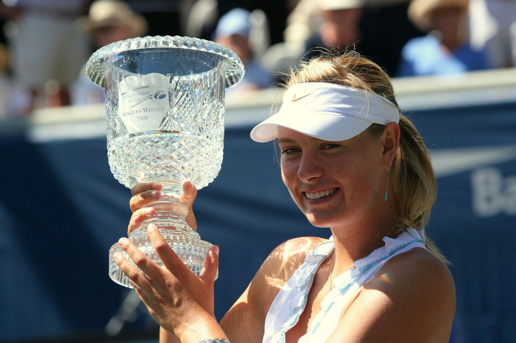 1200px-Maria_Sharapova_2008_B&L_Championship_trophy