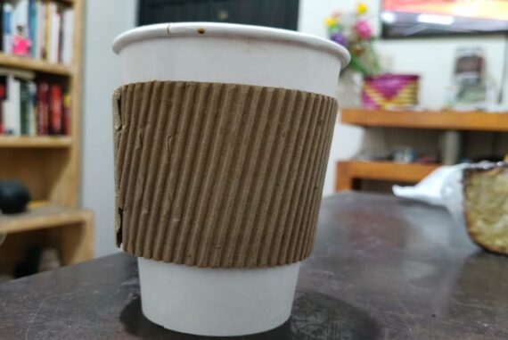 vaso de café con leche en polvo